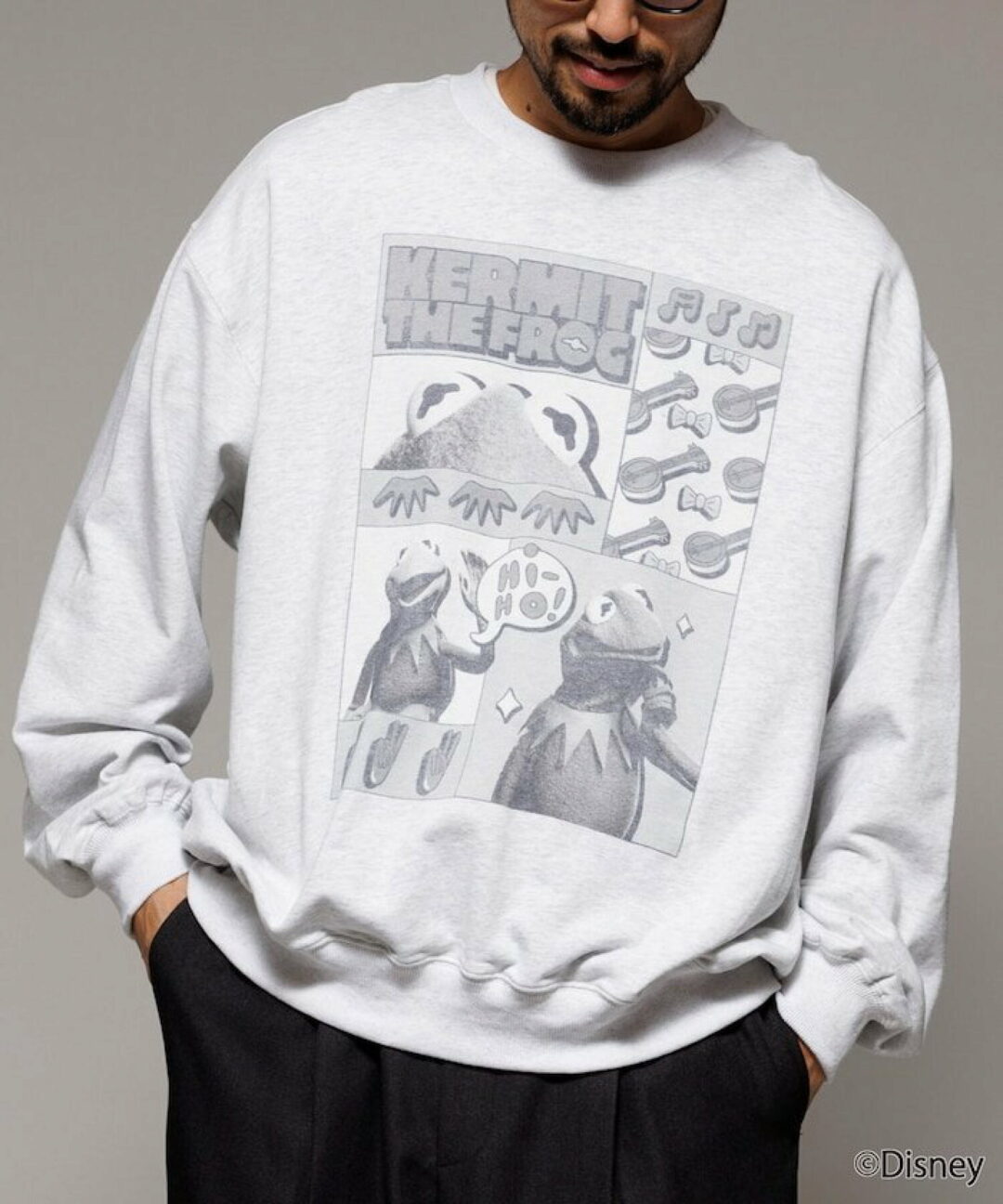 『カーミット・ザ・フロッグ』グラフィックプリントが目を引くクルーネックスウェットが発売 (The Muppets KERMIT THE FROG)