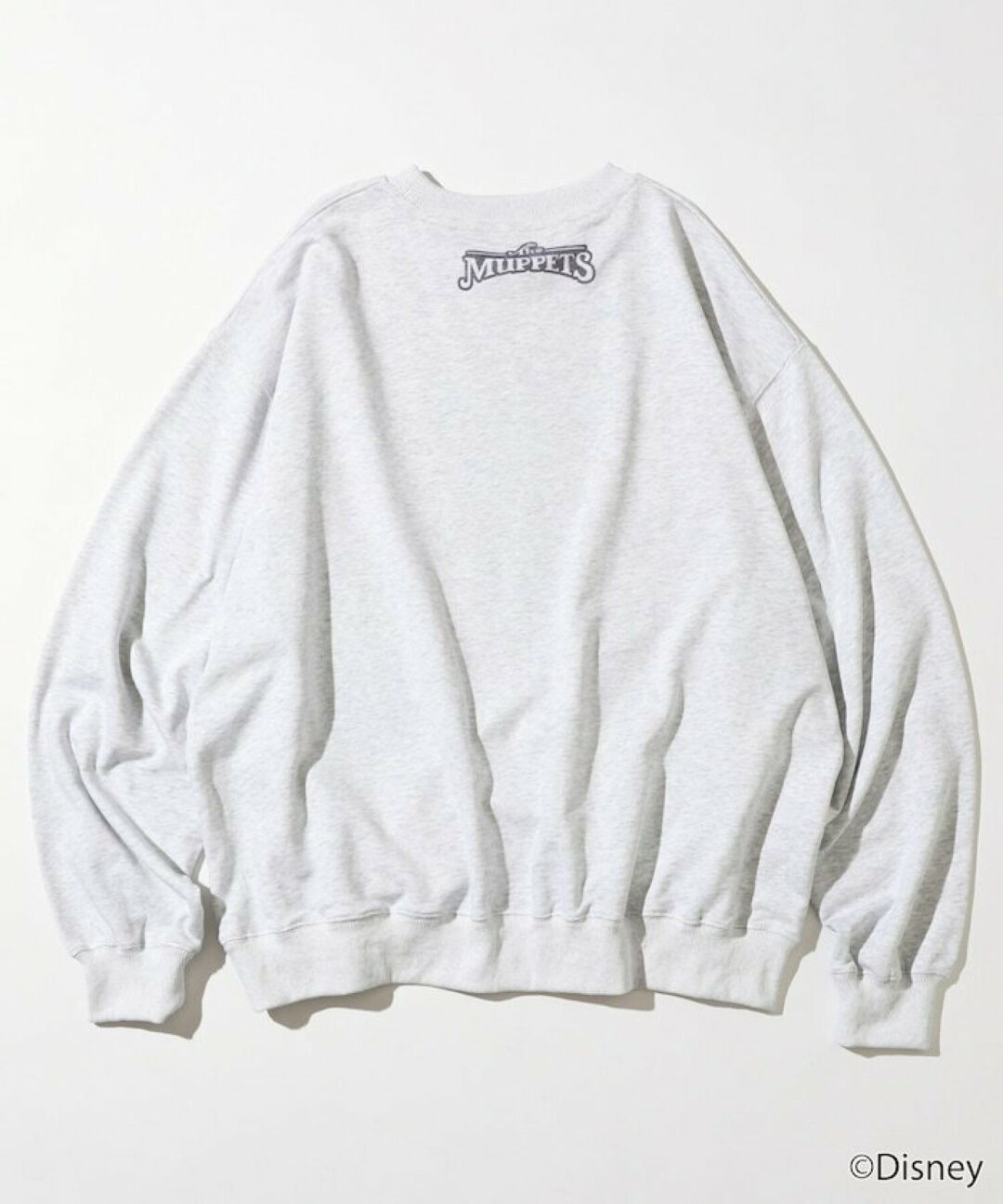『カーミット・ザ・フロッグ』グラフィックプリントが目を引くクルーネックスウェットが発売 (The Muppets KERMIT THE FROG)