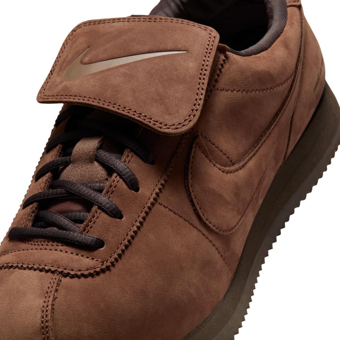 【2025年 11/29 発売】NIKE CORTEZ LEATHER SE “Morse Code/Cacao Wow/Velvet Brown” (ナイキ コルテッツ レザー “モールス信号/カカオワウ/ベルベットブラウン”) [IR0800-299]