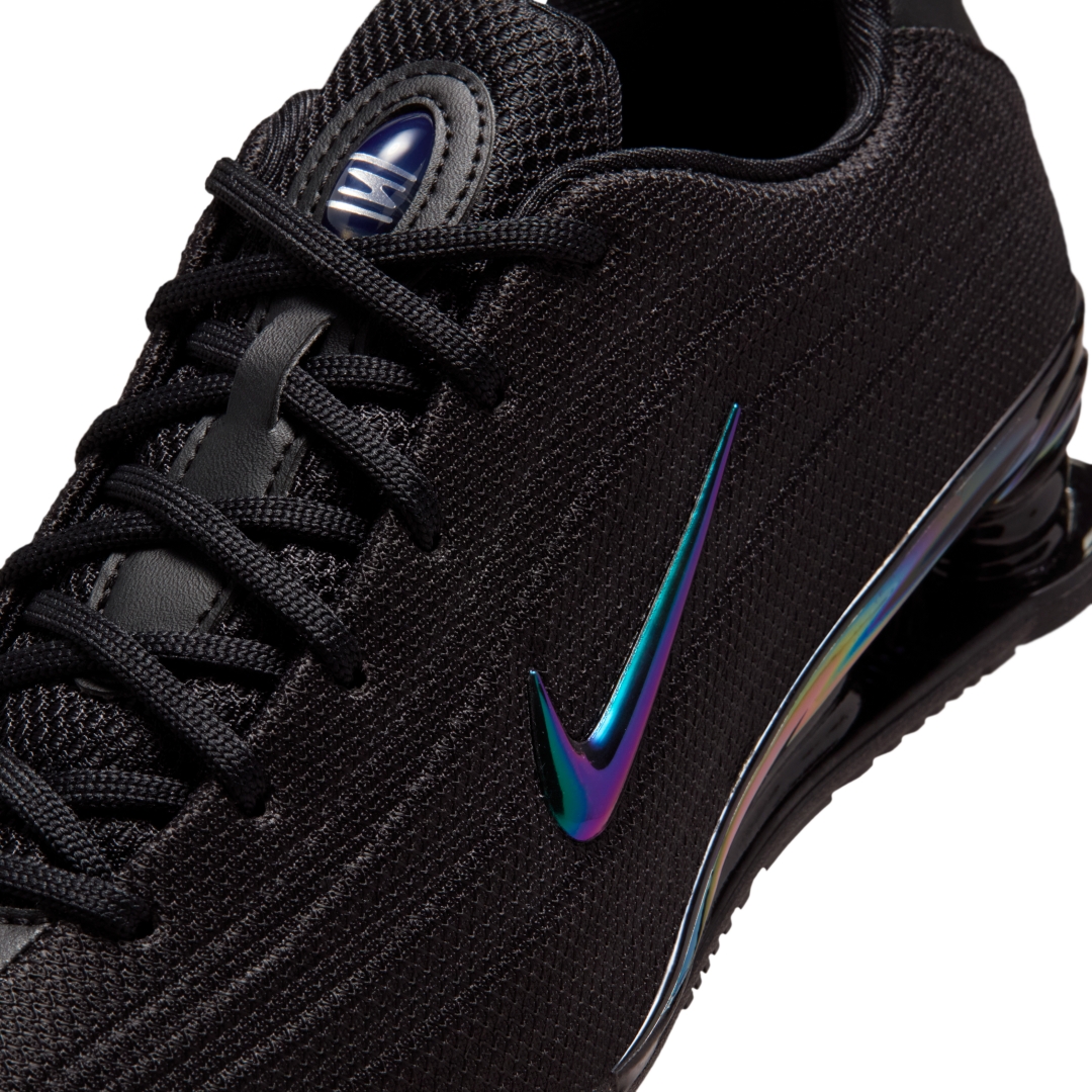 【2025年 11/15 発売予定】NIKE W SHOX Z SE “Black Iridescent” (ナイキ ショックス ゼット “ブラックイリディセント”) [IM6051-001]