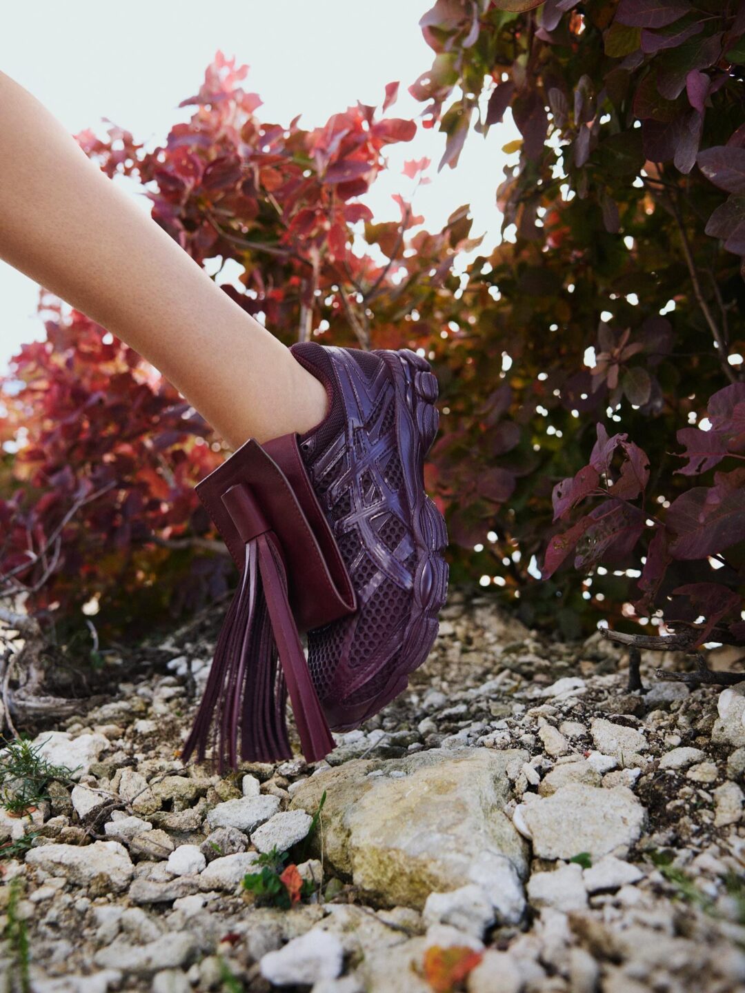 【2025年 10/31 発売】FIDAN NOVRUZOVA × ASICS GEL-CUMULUS 16 “Black/Dark Cherry” (フィダン・ノブルゾバ アシックス ゲルキュムラス)