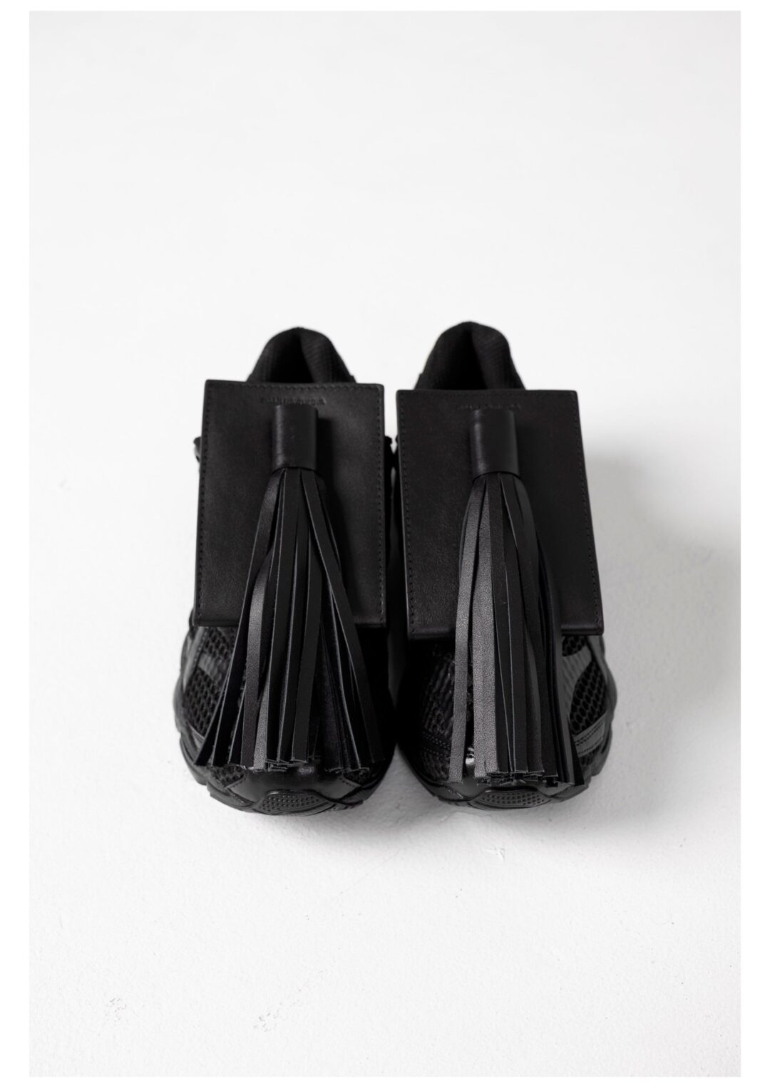 【2025年 10/31 発売】FIDAN NOVRUZOVA × ASICS GEL-CUMULUS 16 “Black/Dark Cherry” (フィダン・ノブルゾバ アシックス ゲルキュムラス)