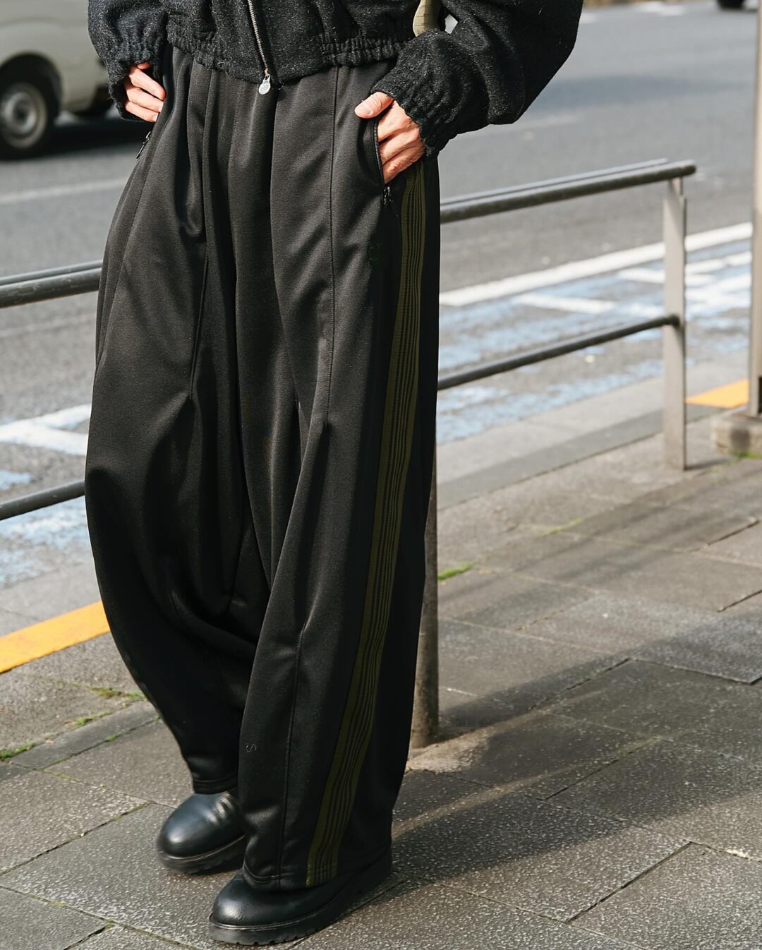 NEEDLES × STUDIOUS 2025 FW 別注 “H.D. Track Pant – Poly Smooth”が11/8 発売 (ニードルズ ステュディオス)