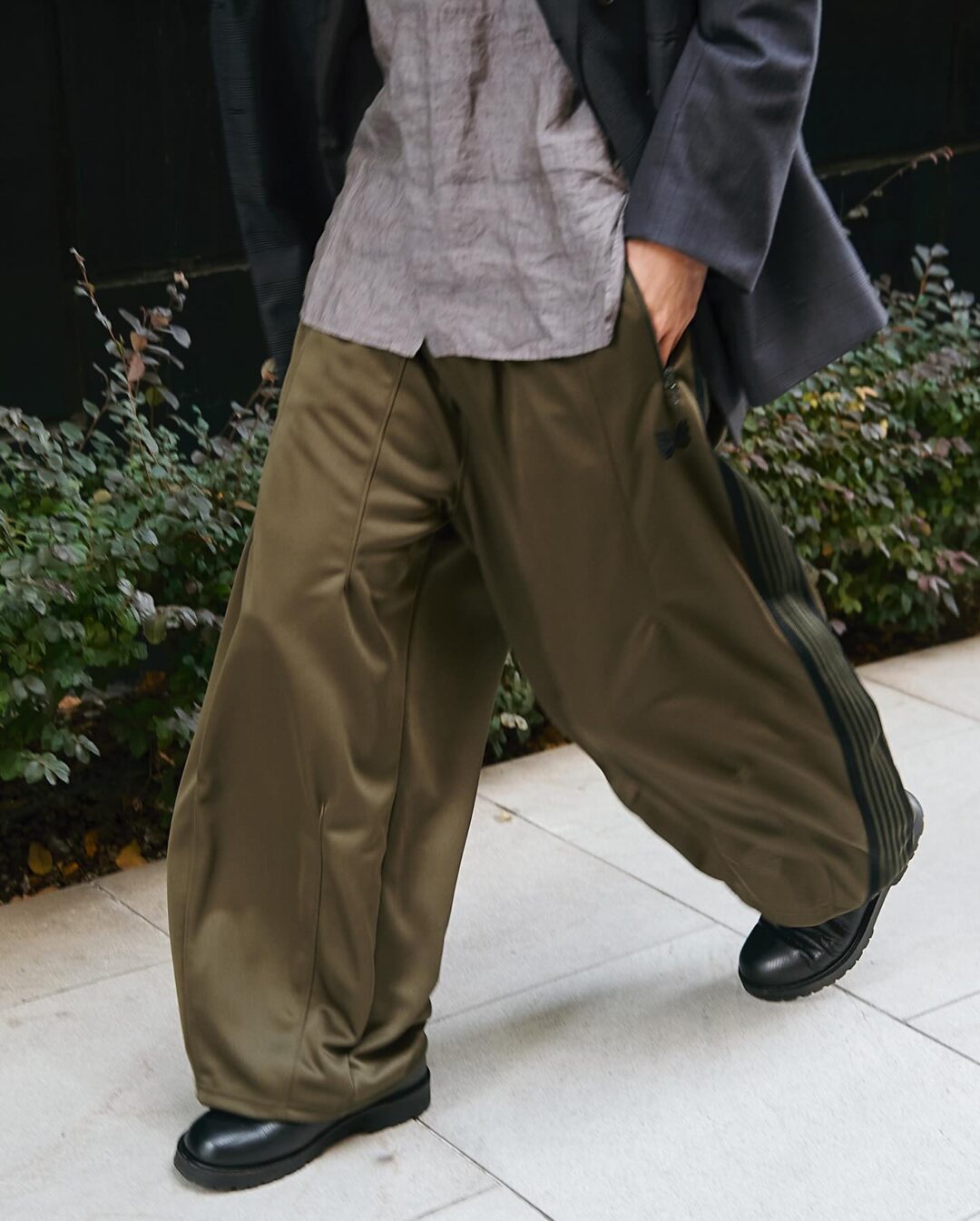 NEEDLES × STUDIOUS 2025 FW 別注 “H.D. Track Pant – Poly Smooth”が11/8 発売 (ニードルズ ステュディオス)