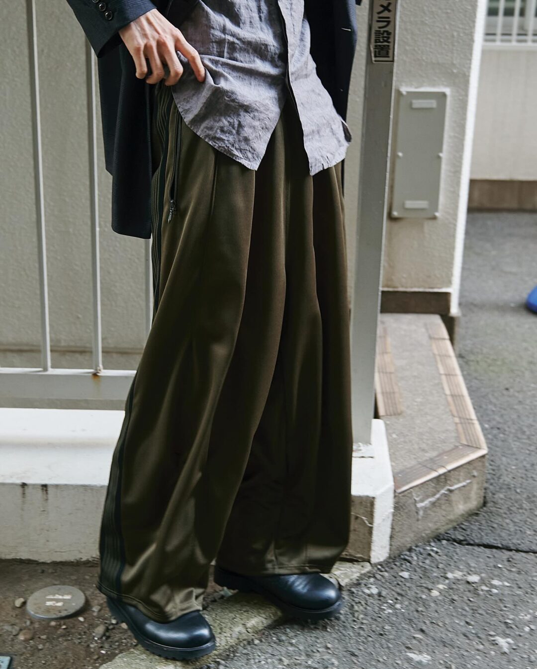 NEEDLES × STUDIOUS 2025 FW 別注 “H.D. Track Pant – Poly Smooth”が11/8 発売 (ニードルズ ステュディオス)