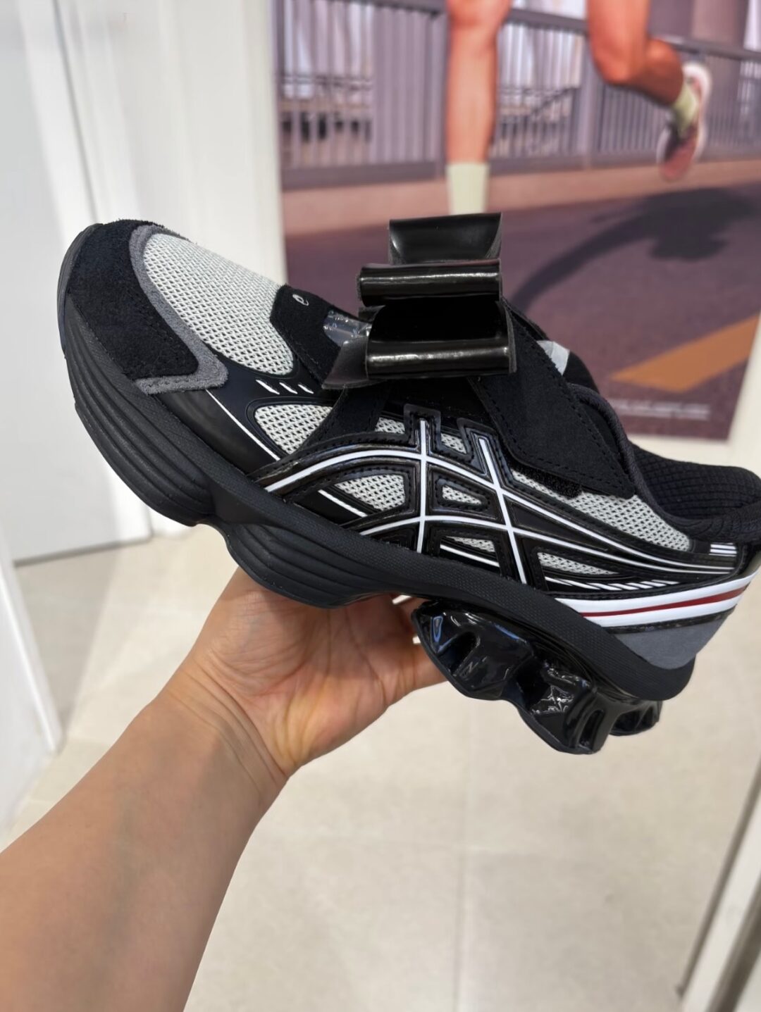 【2025年 12/5 & 12/11 発売】SHUSHU/TONG × ASICS GEL-KINETIC FLUENT 2025 FW (シュシュ/トング アシックス ゲルキネティック) [1203B021.020/1203A915.020]