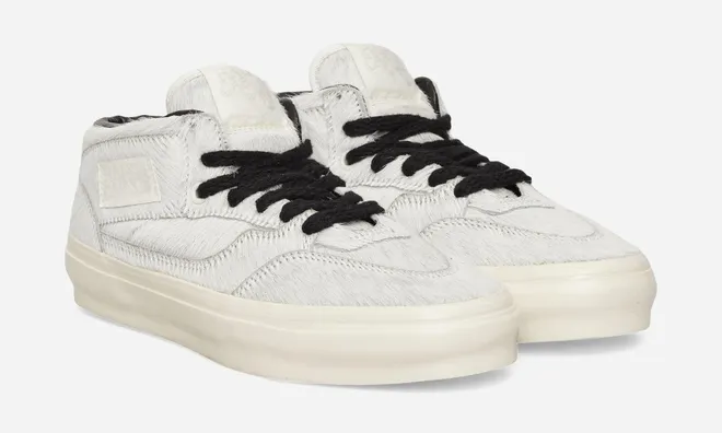 【2025年 12/9 発売】Life is Unfair × VANS “Pony Hair AUTHENTIC & HALF CAB” Marshmallow/Zebra (ライフ・イズ・アンフェア バンズ) [VN000EJGKIG1/VN000EAKZBR1]