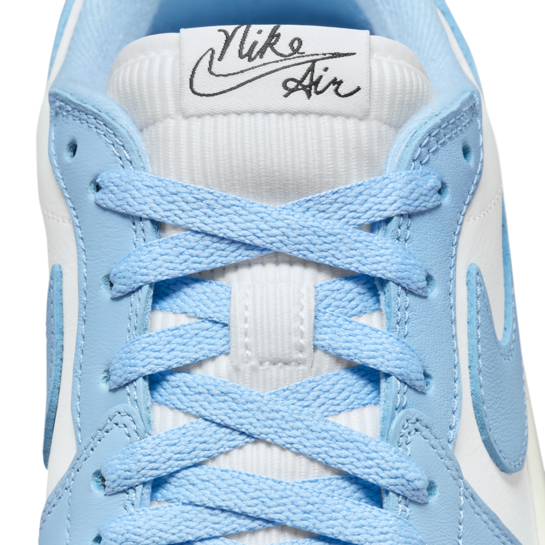 【2026年 発売予定】NIKE W AIR JORDAN 1 TRIPLE STACK “UNC/White/Psychic Blue” (ナイキ エア ジョーダン トリプルスタック “ホワイト/サイキックブルー”) [HV8288-402]