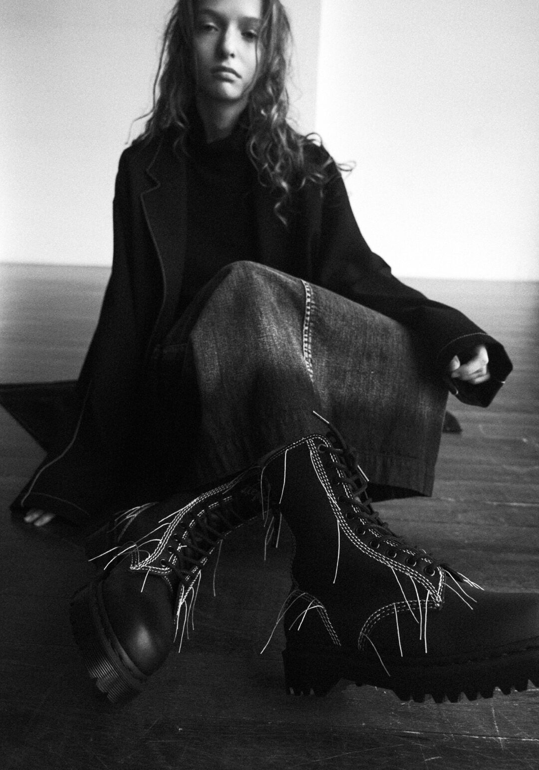 Dr. Martens × Y’s 最新コラボコレクションが2025年 12/12 発売 (ドクターマーチン ワイズ ヨウジヤマモト)