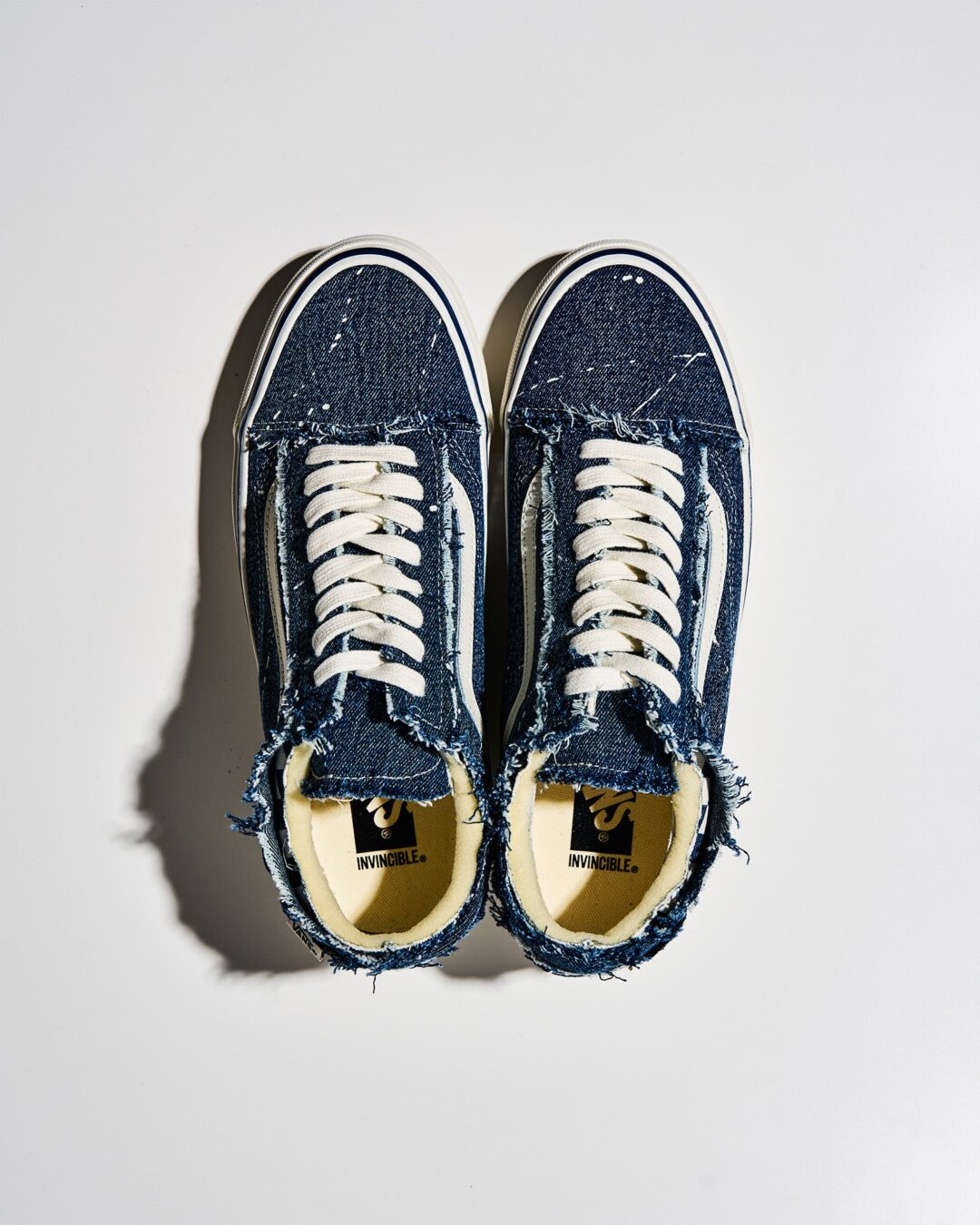 【2025年 12/4 発売】INVINCIBLE x VANS “Off The Rhyme” OLD SKOOL & SK8-MID (インヴィンシブル バンズ “オフ・ザ・ライム”)
