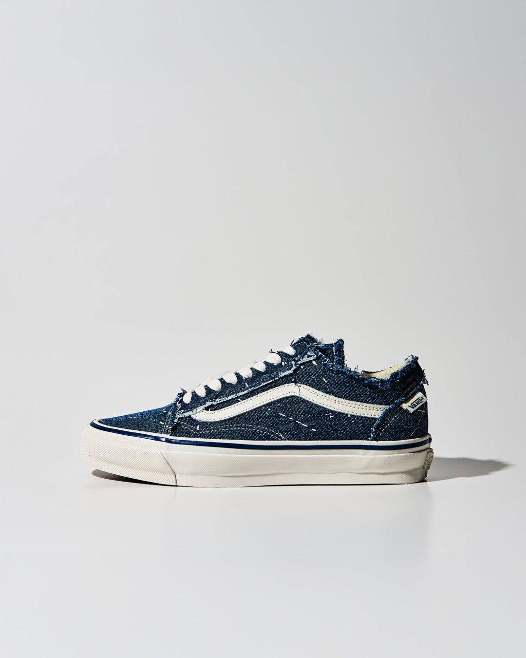 【2025年 12/4 発売】INVINCIBLE x VANS “Off The Rhyme” OLD SKOOL & SK8-MID (インヴィンシブル バンズ “オフ・ザ・ライム”)