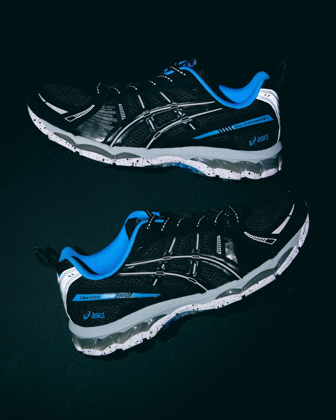 【2025年 12/12 発売】Liberaiders × ASICS GEL-KAYANO 12.1 “Black/Pure Silver” (リベレイダース アシックス ゲルカヤノ) [1203A985.002]