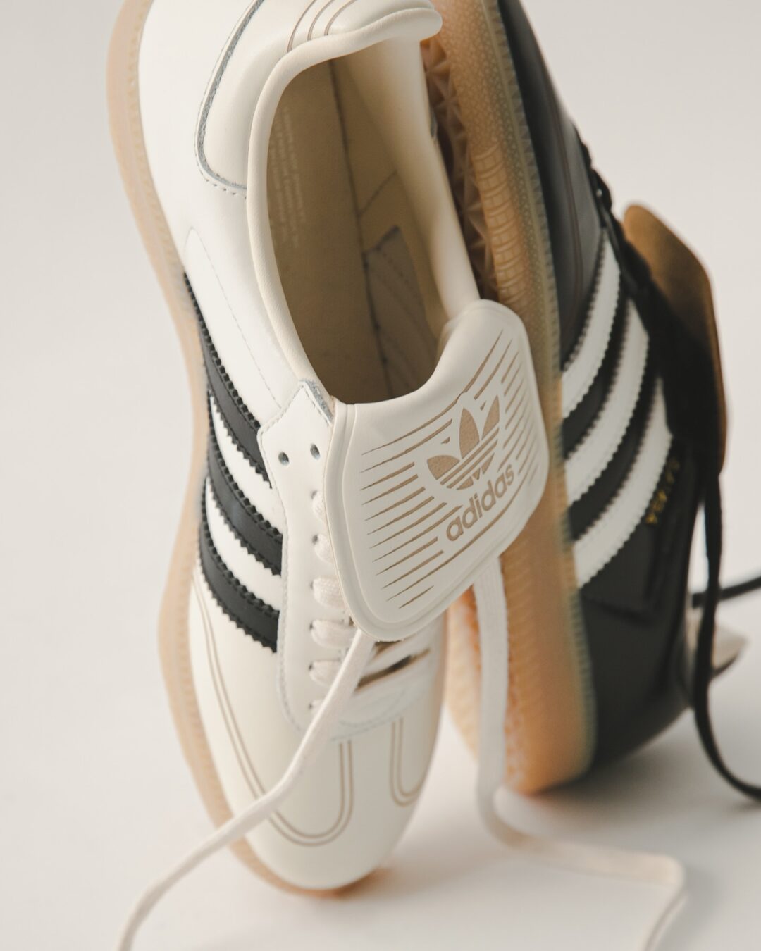 【2026年 1月下旬 発売予定】URBAN RESEARCH EXCLUSIVE adidas Originals SAMBA Long Tongues “White/Black/Gold” (アーバンリサーチ アディダス オリジナルス サンバ ロングタン “ホワイト/ブラック/ゴールド”)