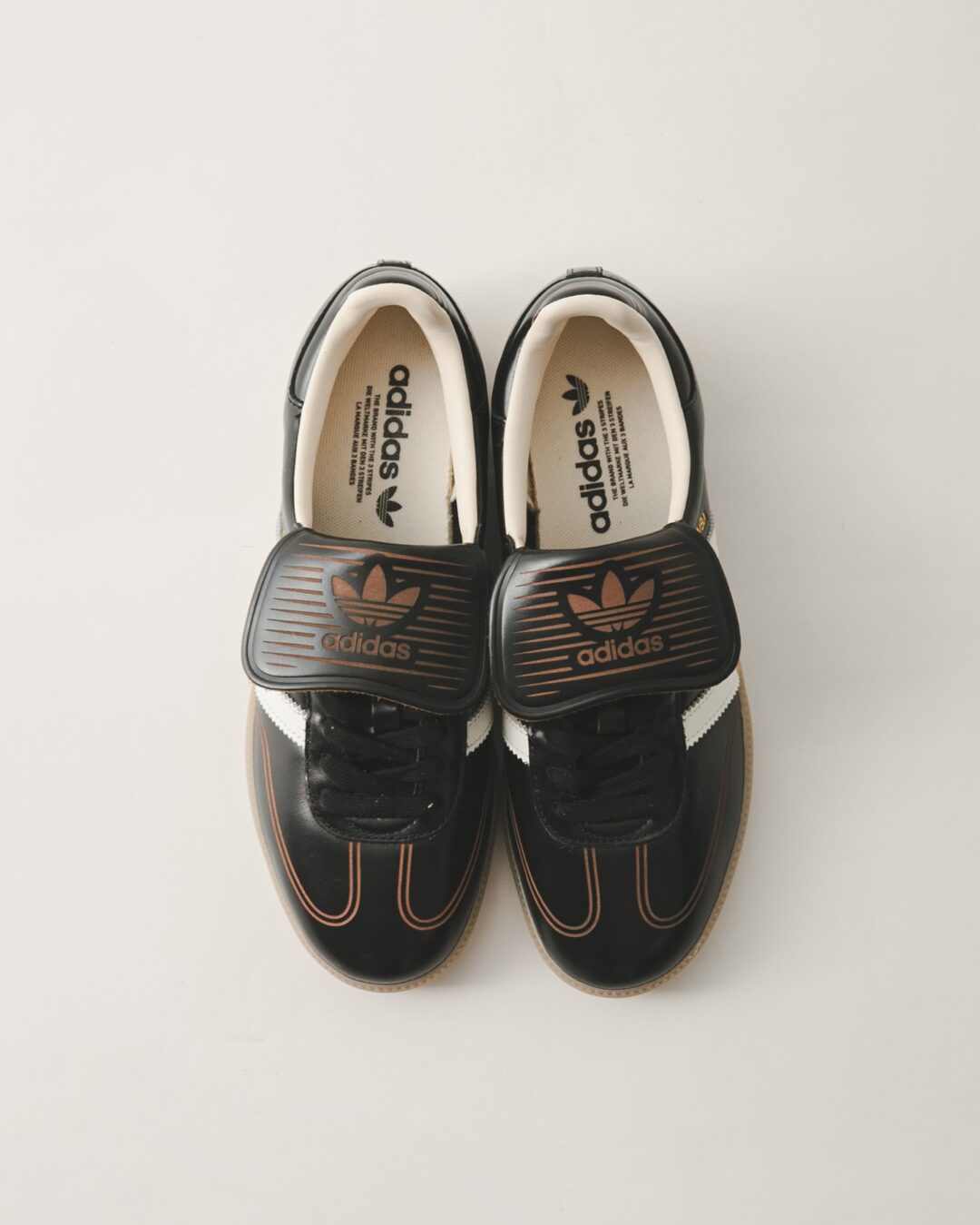 【2026年 1月下旬 発売予定】URBAN RESEARCH EXCLUSIVE adidas Originals SAMBA Long Tongues “White/Black/Gold” (アーバンリサーチ アディダス オリジナルス サンバ ロングタン “ホワイト/ブラック/ゴールド”)