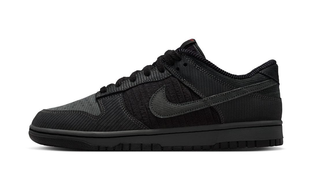 【2026年 発売予定】NIKE DUNK LOW “Triple Black Corduroy” (ナイキ ダンク ロー “トリプルブラックコーデュロイ”) [IB7746-001]