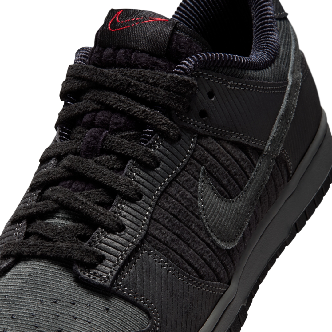 【2026年 発売予定】NIKE DUNK LOW “Triple Black Corduroy” (ナイキ ダンク ロー “トリプルブラックコーデュロイ”) [IB7746-001]