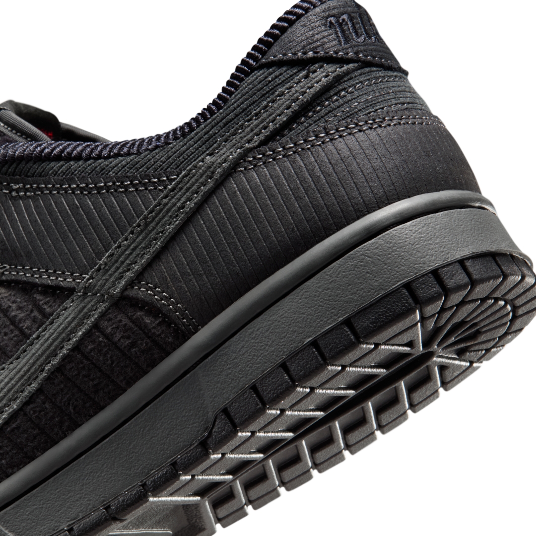 【2026年 発売予定】NIKE DUNK LOW “Triple Black Corduroy” (ナイキ ダンク ロー “トリプルブラックコーデュロイ”) [IB7746-001]