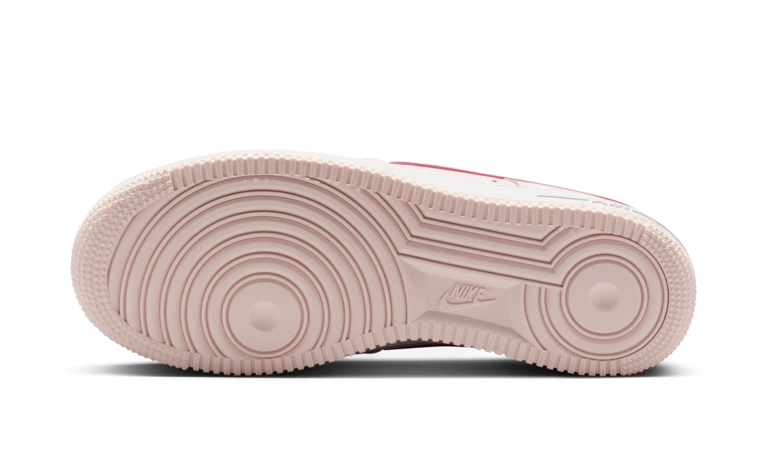 【2026年 1/14 発売予定】NIKE AIR FORCE 1 LOW “Valentine 2026/Pearl Pink” (ナイキ エア フォース 1 ロー “バレンタイン/パールピンク”) [IO8755-600]