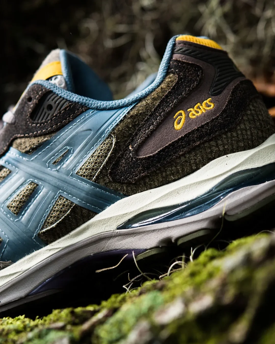 【2025年 12/25 発売】Sneaker Politics x ASICS GEL-K1011 “Khaki/Stormy Sea” (スニーカーポリティクス アシックス) [1203A828.300]