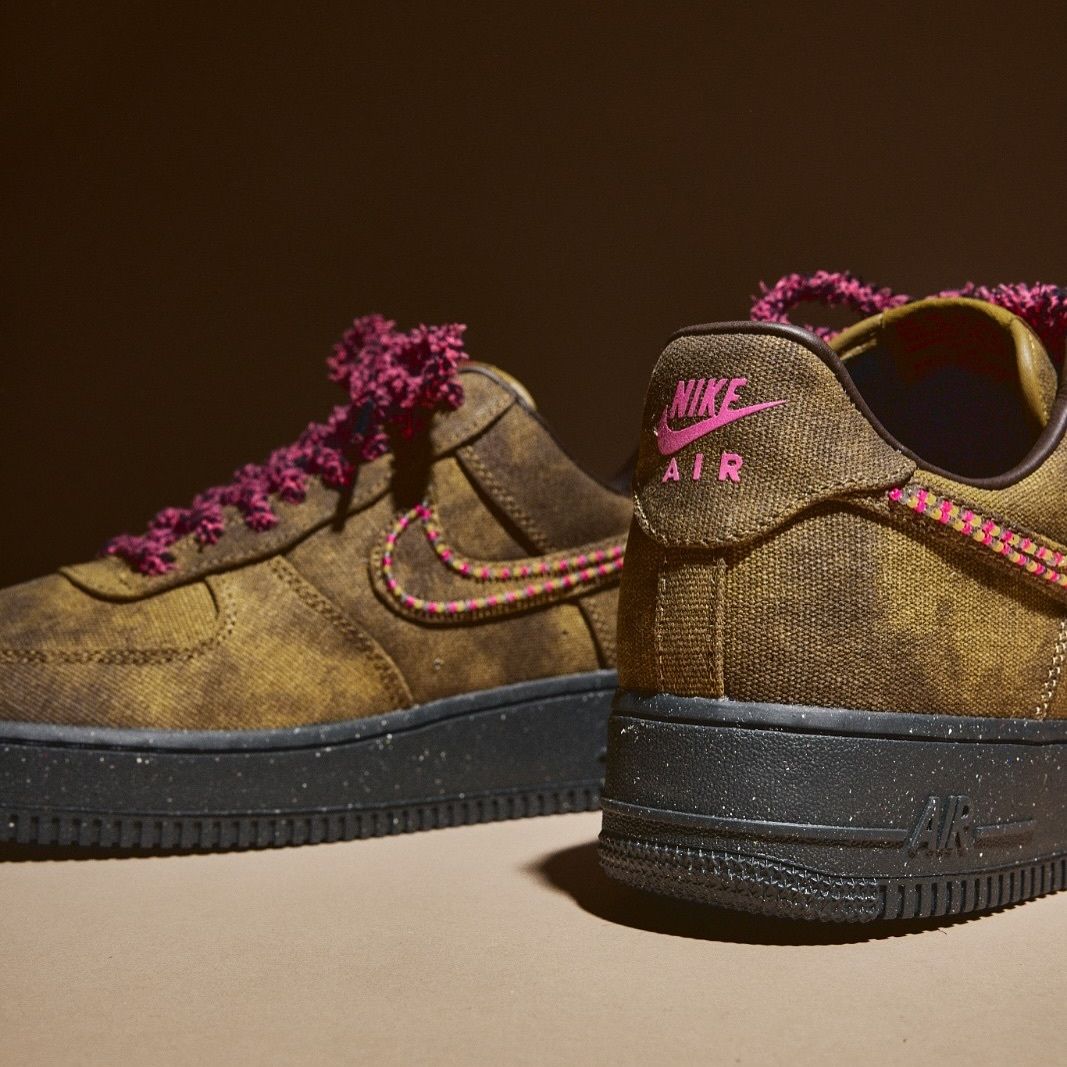 【2025年 12/12 発売予定】NIKE AIR FORCE 1 LOW BOUCLE QS “Desert Moss” (ナイキ エア フォース 1 ロー ブークル “デザートモス”) [IO4474-300]