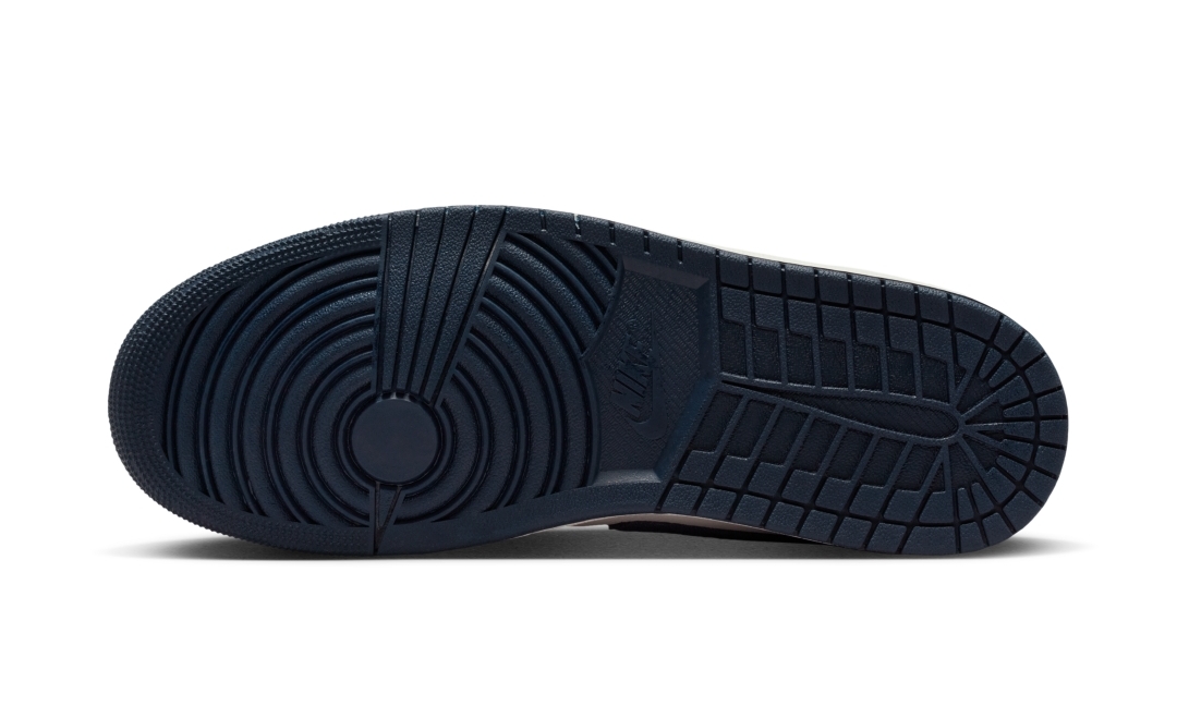 【2025年 12/13 発売】NIKE AIR JORDAN 1 LOW “Obsidian/University Gold” (ナイキ エア ジョーダン ロー “オブシディアン/ユニバーシティゴールド”) [IO7448-400]