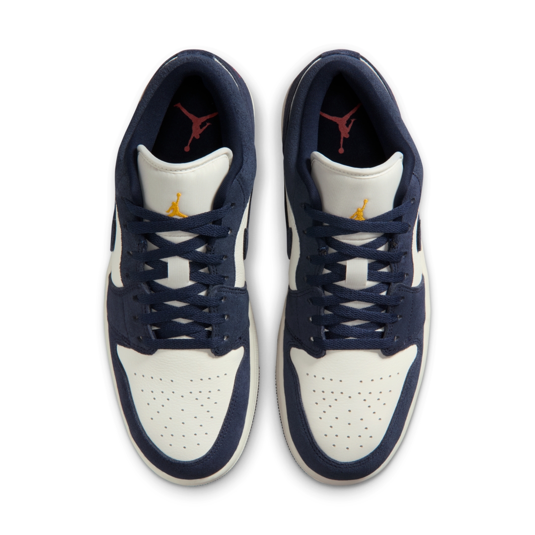 【2025年 12/13 発売】NIKE AIR JORDAN 1 LOW “Obsidian/University Gold” (ナイキ エア ジョーダン ロー “オブシディアン/ユニバーシティゴールド”) [IO7448-400]