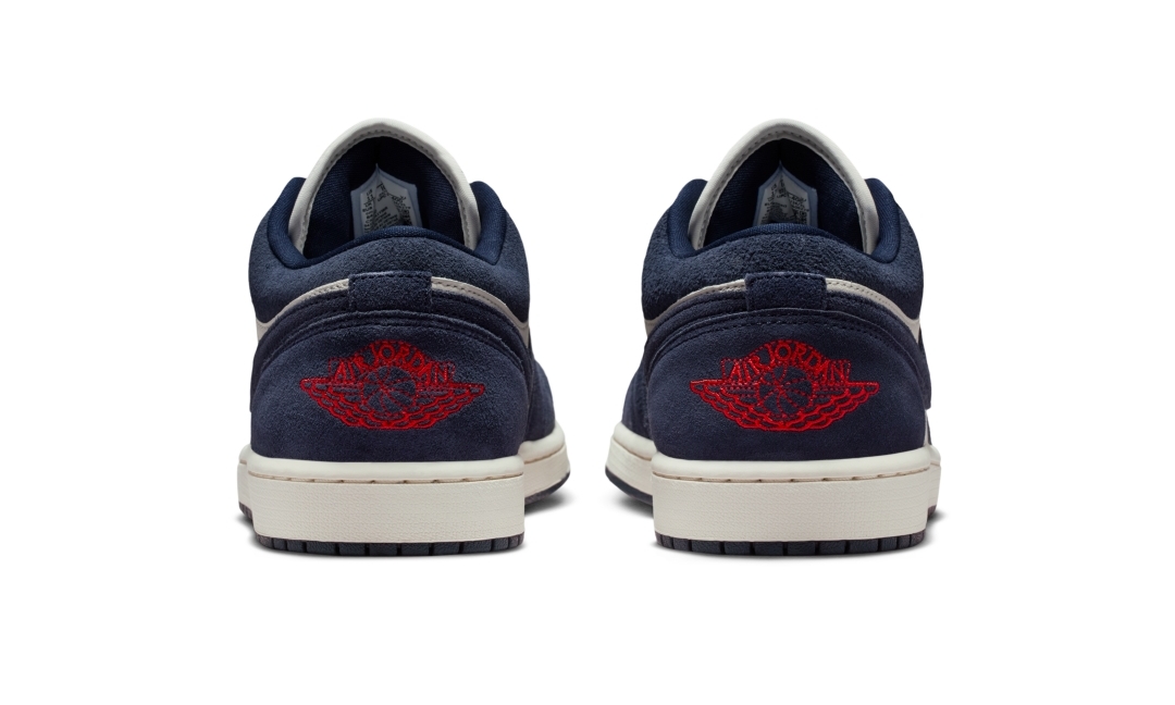 【2025年 12/13 発売】NIKE AIR JORDAN 1 LOW “Obsidian/University Gold” (ナイキ エア ジョーダン ロー “オブシディアン/ユニバーシティゴールド”) [IO7448-400]