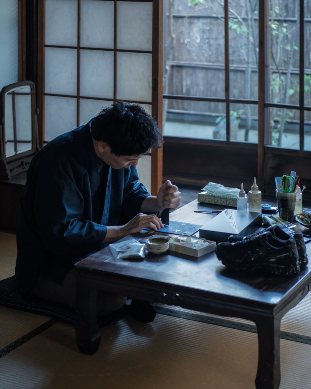 【2026年 2/13 発売予定】atmos × ASICS GEL-KAYANO 12.1 “Raden” (アトモス アシックス ゲルカヤノ “螺鈿 ラデン”) [1203A976.001]​