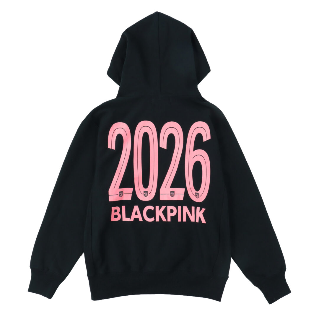 BLACKPINK × 読売ジャイアンツ & FC東京 コラボアイテムが2025年 1/8 発売 (ブラックピンク)