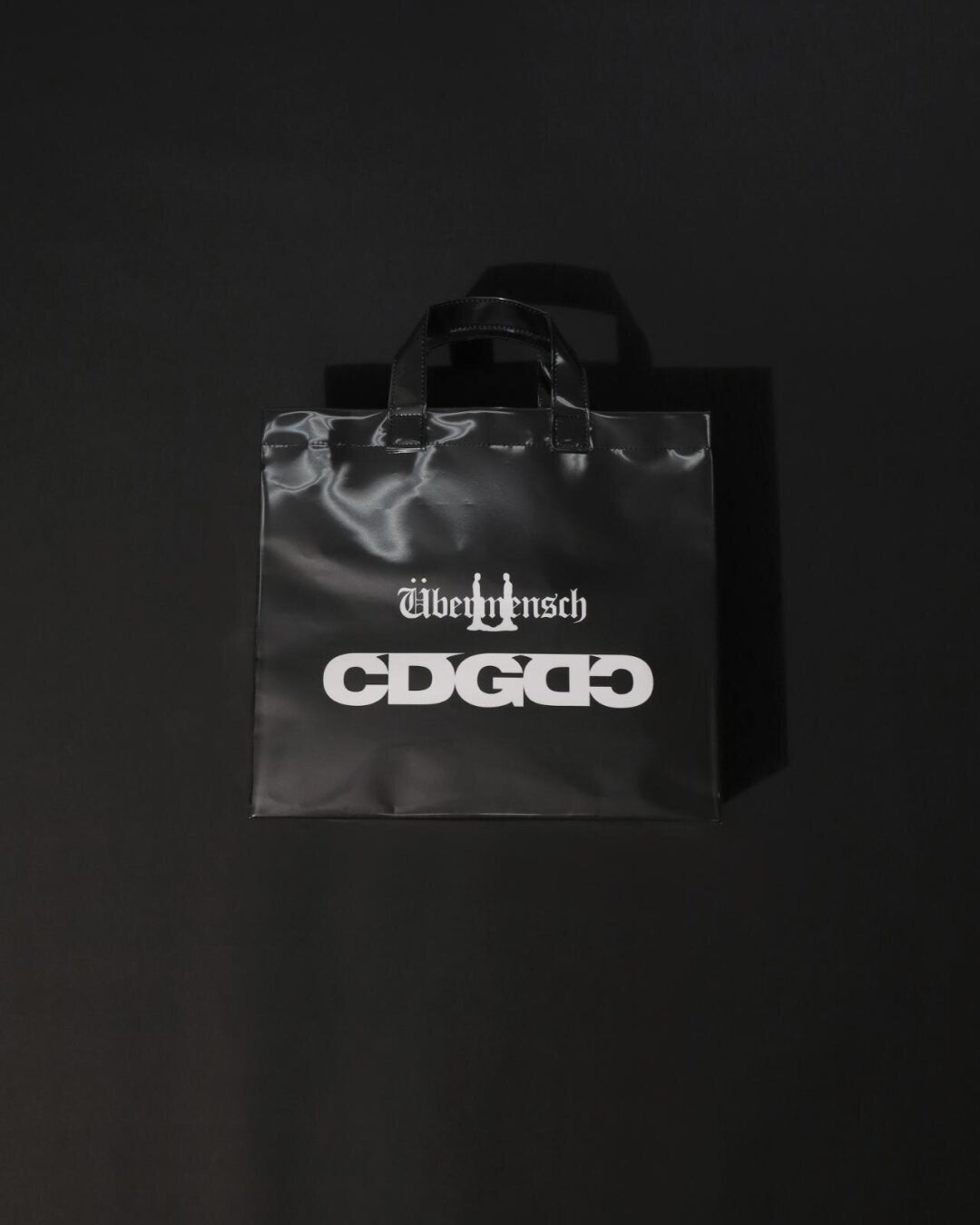 CDG × G-DRAGON コラボが2025年 12/24 発売予定 (シーディージー COMME des GARCONS コム デ ギャルソン ジードラゴン BIGBANG)