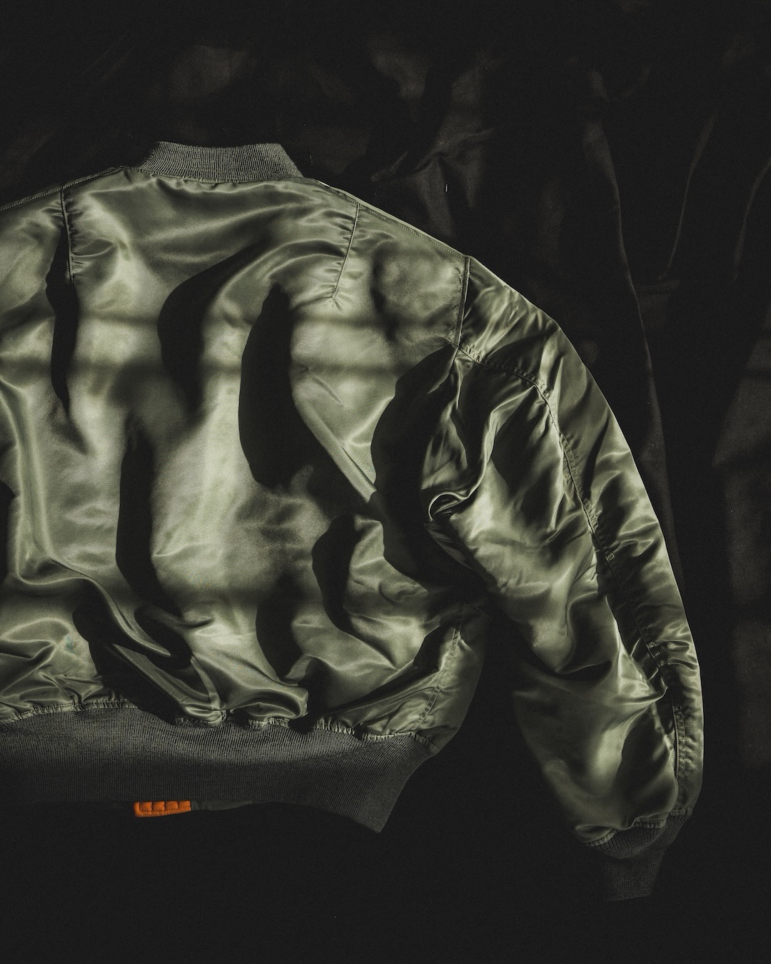 BUZZ RICKSON’S × BEAMS PLUS 2025 FW 別注 “1976 MIL-J-8279E”が2026年 1/2 発売 (ビームス プラス バズリクソンズ)