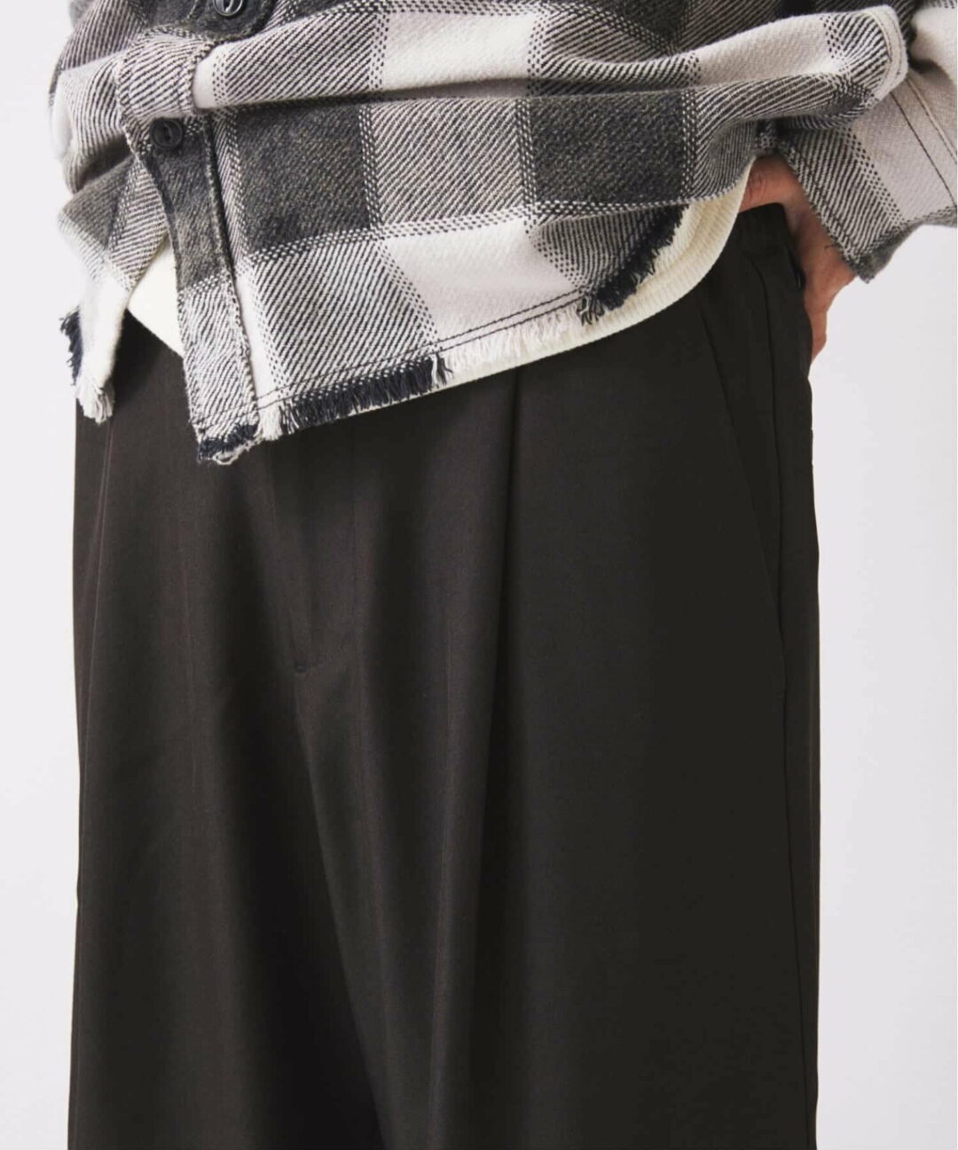 JOURNAL STANDARD relume 2026 SS “バルジ ツイル 1タック レイジー スラックス”が発売 (ジャーナルスタンダード)