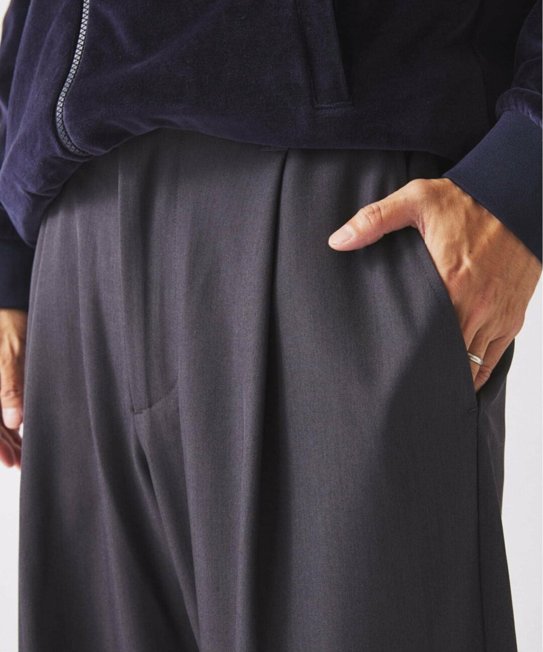 JOURNAL STANDARD relume 2026 SS “バルジ ツイル 1タック レイジー スラックス”が発売 (ジャーナルスタンダード)