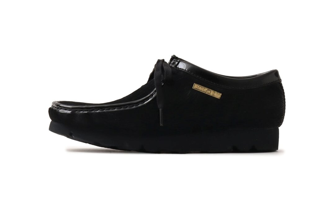 【2025年 12/24 発売】Black Eye Patch × atmos × Clarks Wallabee Black Hair (ブラック アイ パッチ アトモス クラークス ワラビー ブラックヘア)