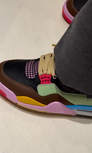 【2026年 9/25 発売予定】J Balvin x NIKE AIR JORDAN 4 RETRO OG SP “Lemonade” (J.バルヴィン ナイキ エア ジョーダン レトロ “レモネード”) [IW2872-700]