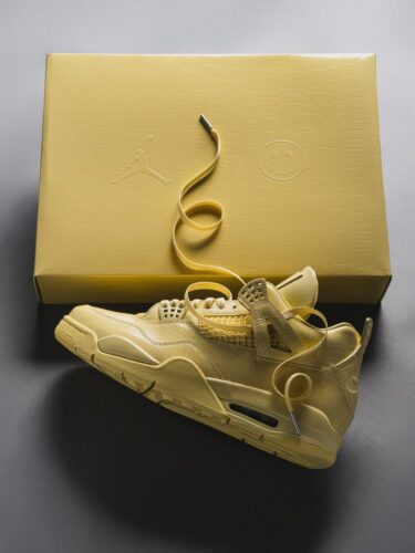 【国内 2026年 10/2 発売】J Balvin x NIKE AIR JORDAN 4 RETRO OG SP “Lemonade” (J.バルヴィン ナイキ エア ジョーダン レトロ "レモネード") [IW2872-700]