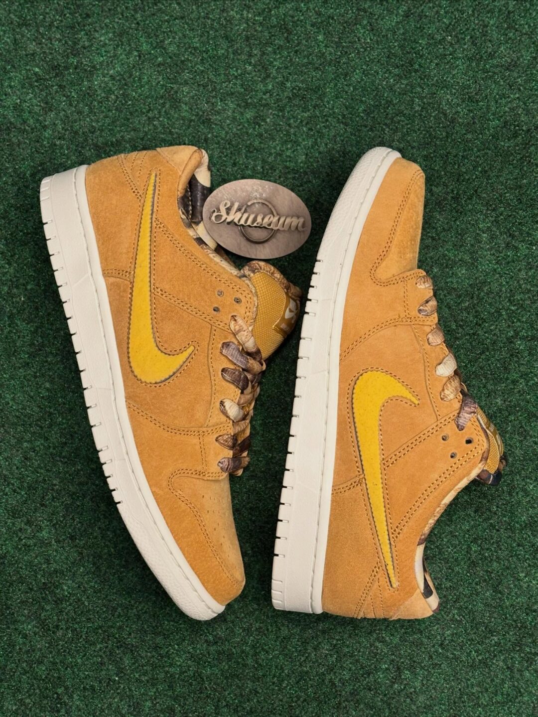 【2026年 春 発売予定】NOTE Manchester × NIKE SB DUNK LOW “Flax” (ノート マンチェスター ナイキ ダンク ロー “フラックス”) [IO9508-200]