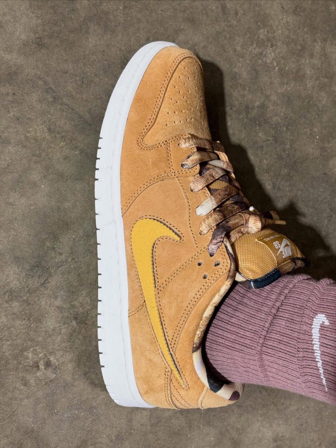 【2026年 春 発売予定】NOTE Manchester × NIKE SB DUNK LOW “Flax” (ノート マンチェスター ナイキ ダンク ロー “フラックス”) [IO9508-200]