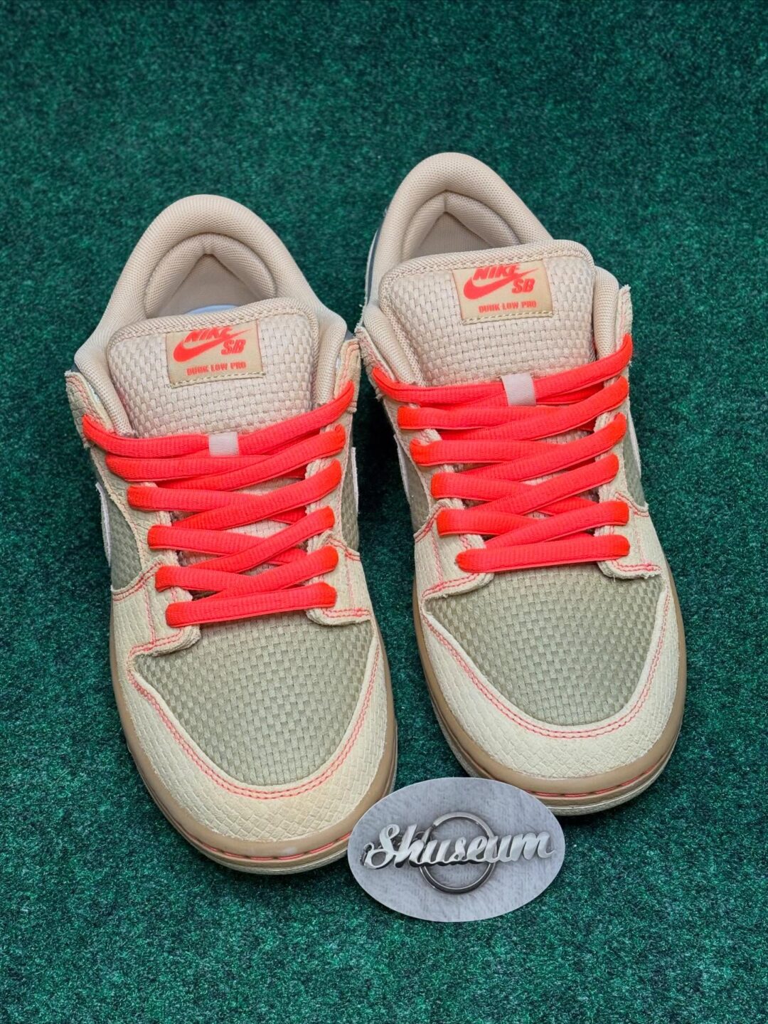 【2026年 春 発売予定】NIKE SB DUNK LOW PRO “Som Tum/Natural Beige” (ナイキ ダンク ロー プロ “ソムタム/ニュートラルベージュ”)