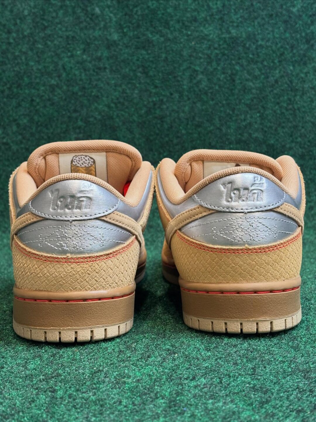 【2026年 春 発売予定】NIKE SB DUNK LOW PRO “Som Tum/Natural Beige” (ナイキ ダンク ロー プロ “ソムタム/ニュートラルベージュ”)