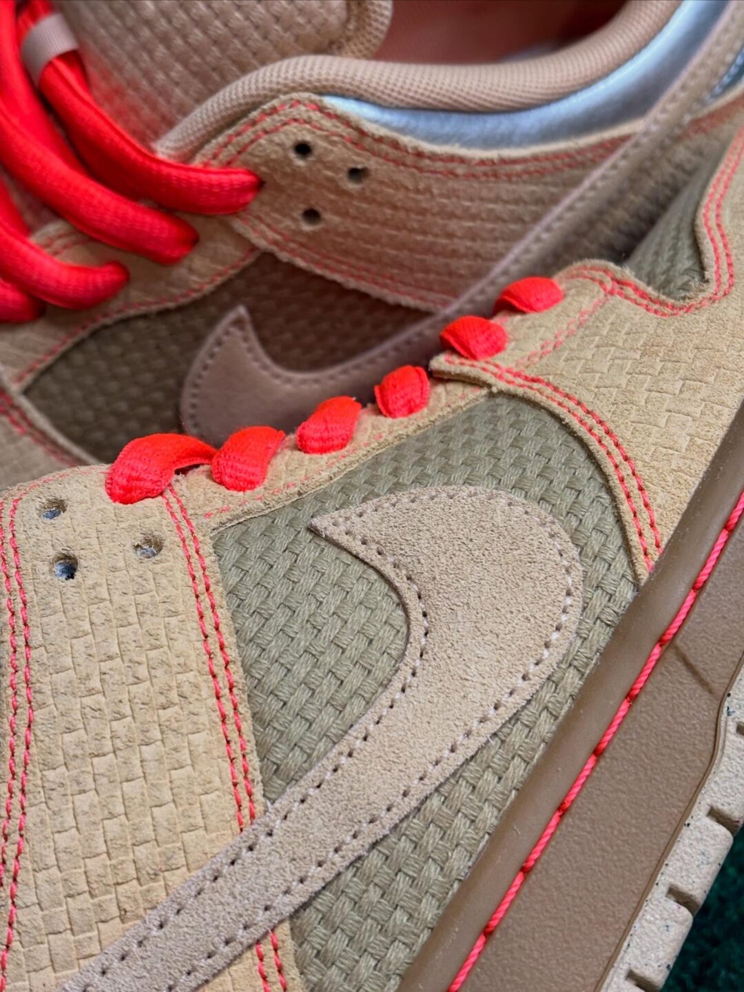 【2026年 春 発売予定】NIKE SB DUNK LOW PRO “Som Tum/Natural Beige” (ナイキ ダンク ロー プロ “ソムタム/ニュートラルベージュ”)