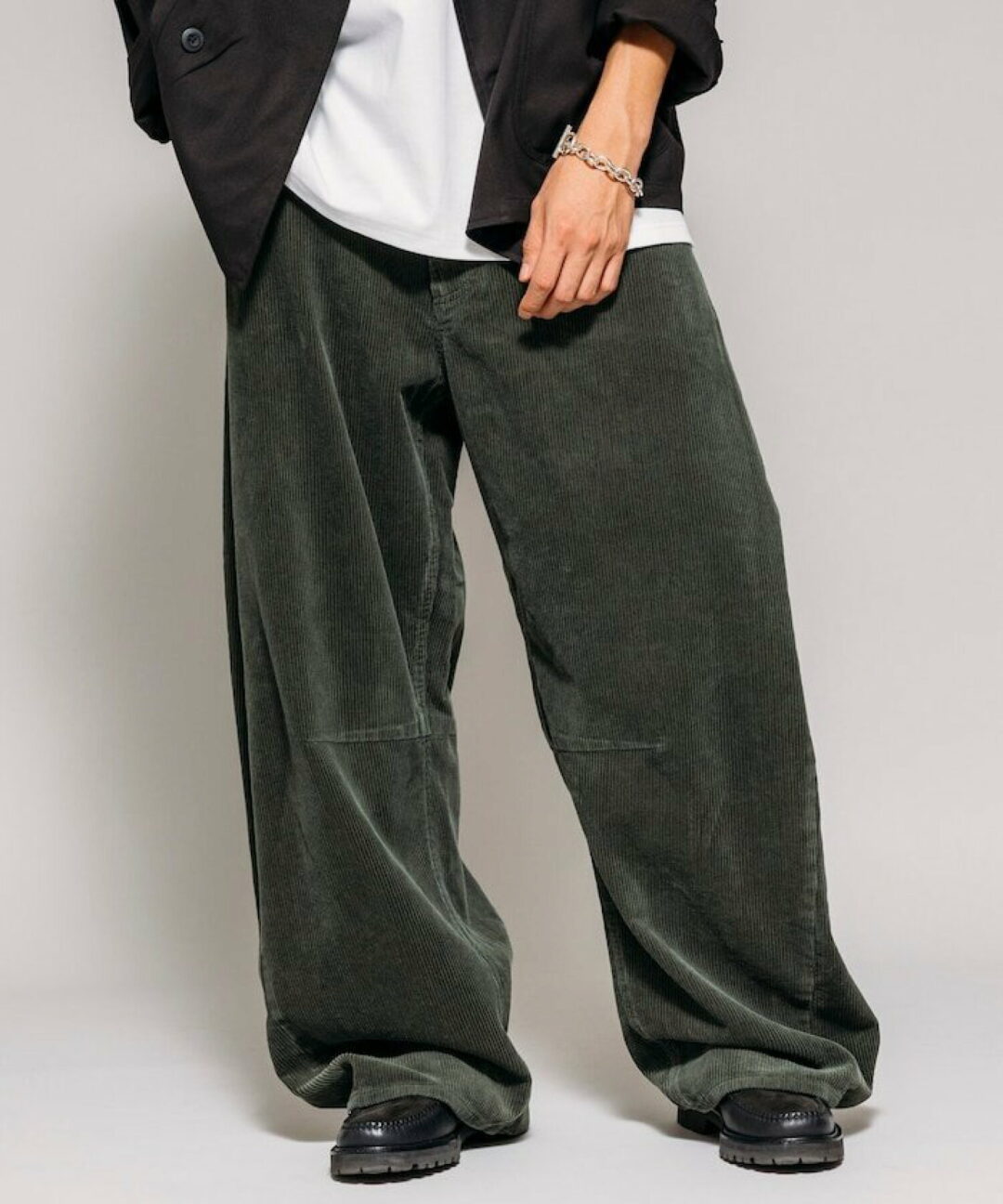 FREAK’S STORE 2025 FW “ワイドシルエット ワンウォッシュ カーブ コーデュロイパンツ”が2026年 1月下旬 発売 (フリークスストア)