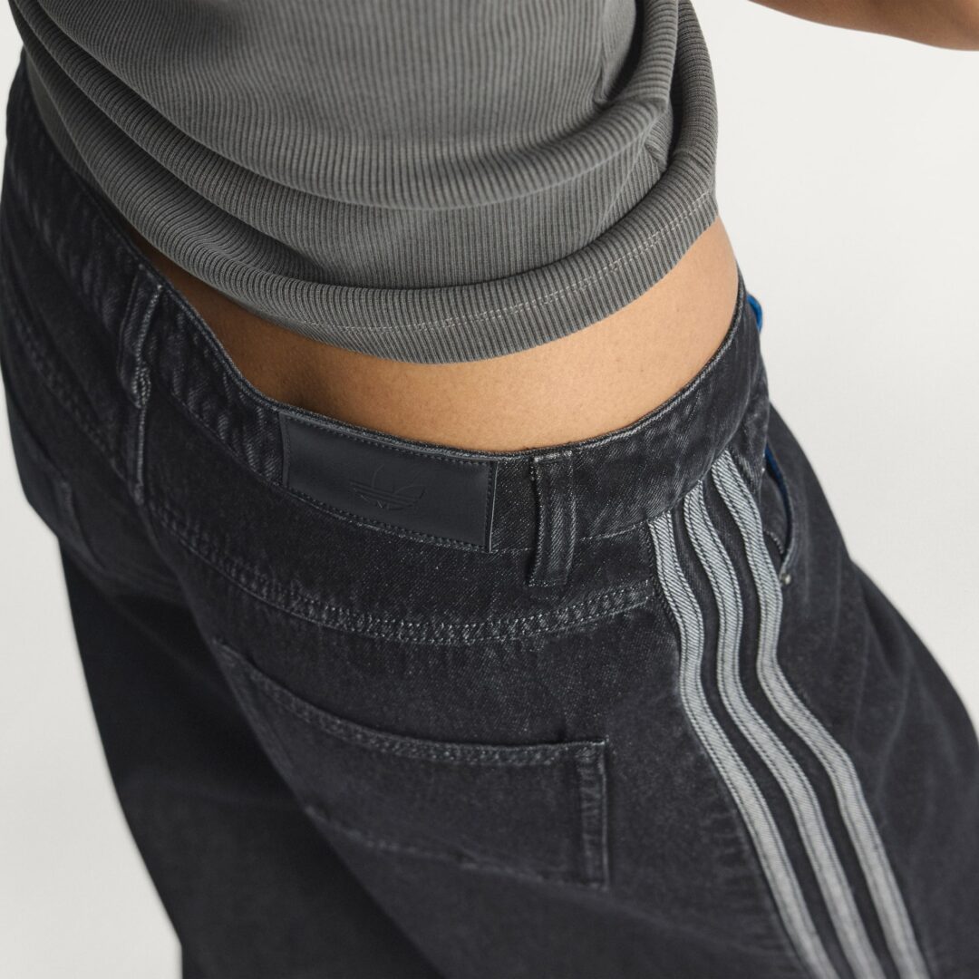 アディダスからデニム素材を使用した新作”トラックトップ・パンツ・ペンシルスカート・ショーツ”が2025年 12/11 発売 (adidas Denim track top pants shorts)