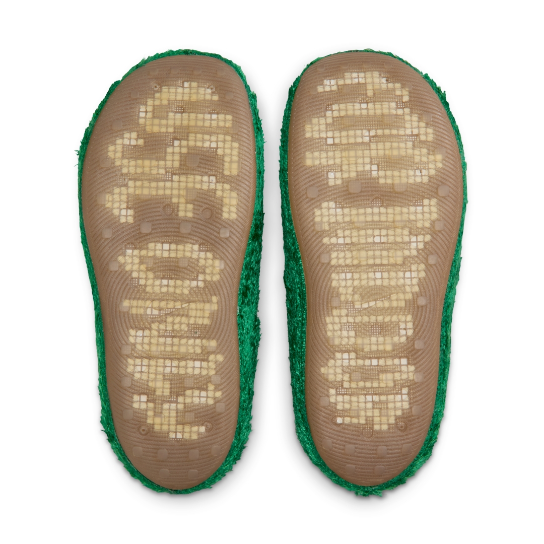 【2025年 12/19 発売予定】.SWOOSH × NIKE REACTX REJUVEN8 SLIDE QS “Touch Grass Pack” (ドットスウッシュ ナイキ リアクト リジュビネイト “タッチグラスパック”) [IO9763-300/IR0860-700]