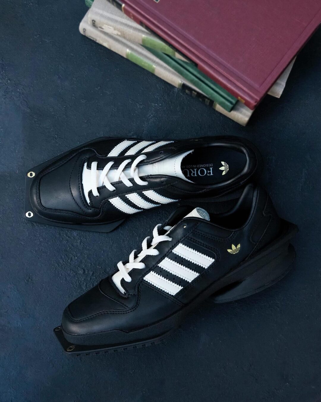 【2025年 12/19 発売】adidas Originals W FORUM CUBISM SQ “Core Black/Cream White” (アディダス オリジナルス フォーラム キュビズム “ブラック/ホワイト”) [JP9073/JR9744]