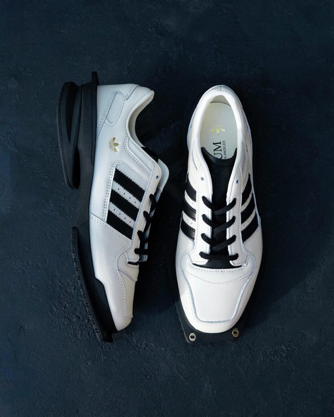 【2025年 12/19 発売】adidas Originals W FORUM CUBISM SQ “Core Black/Cream White” (アディダス オリジナルス フォーラム キュビズム “ブラック/ホワイト”) [JP9073/JR9744]