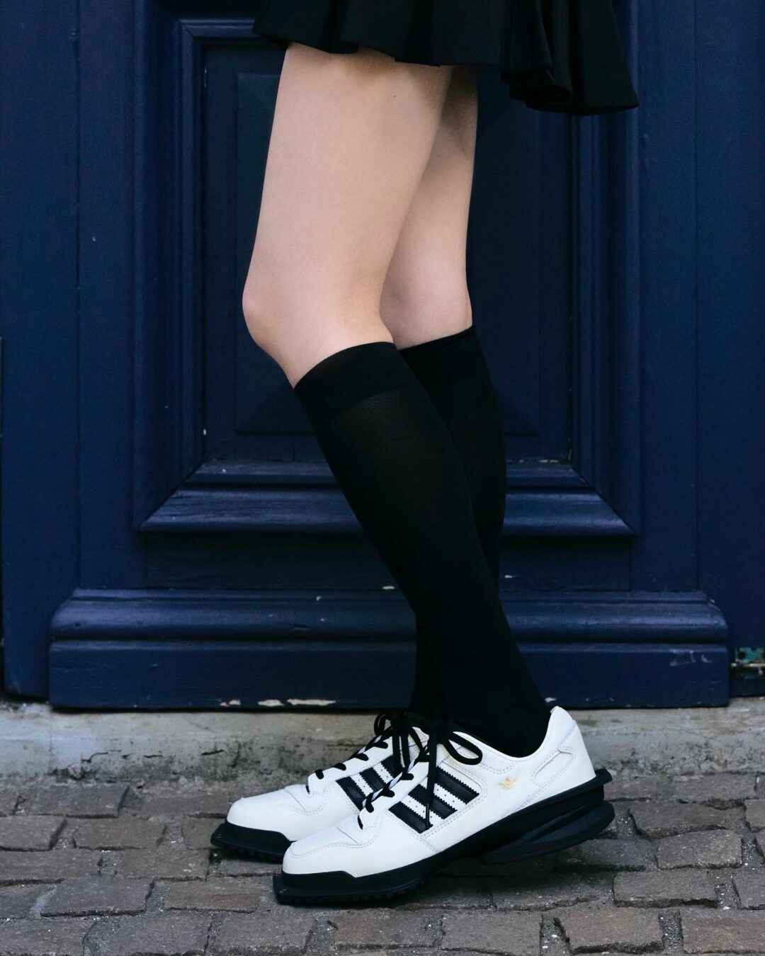 【2025年 12/19 発売】adidas Originals W FORUM CUBISM SQ “Core Black/Cream White” (アディダス オリジナルス フォーラム キュビズム “ブラック/ホワイト”) [JP9073/JR9744]