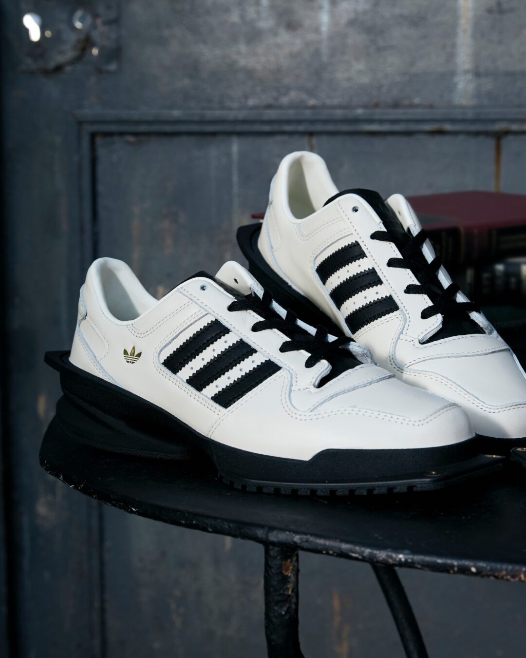 【2025年 12/19 発売】adidas Originals W FORUM CUBISM SQ “Core Black/Cream White” (アディダス オリジナルス フォーラム キュビズム “ブラック/ホワイト”) [JP9073/JR9744]