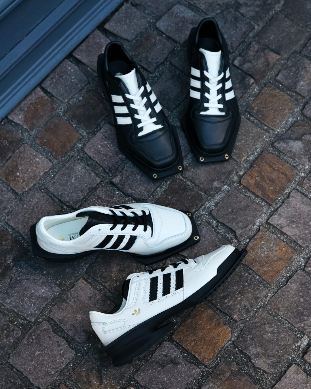 【2025年 12/19 発売】adidas Originals W FORUM CUBISM SQ “Core Black/Cream White” (アディダス オリジナルス フォーラム キュビズム “ブラック/ホワイト”) [JP9073/JR9744]