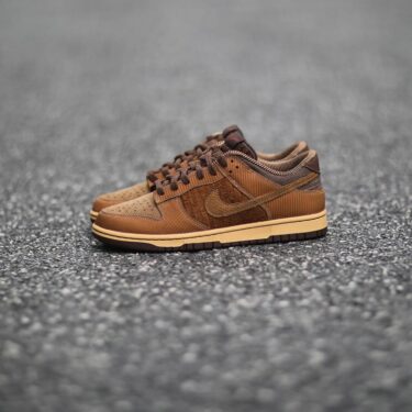 【2025年 発売】NIKE DUNK LOW “Light British Tan Corduroy” (ナイキ ダンク ロー “ライトブリティッシュタンコーデュロイ”) [IB7746-200]